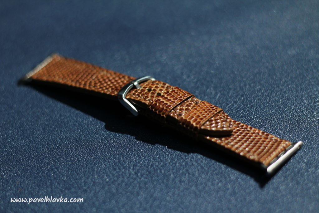 Ručně vyrobený kožený řemínek pro hodinky Aplle Watch z ještěrčí kůže na zakázku