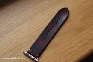 Ručně vyrobený kožený řemínek na hodinky Apple Watch z kůže Horween Chromexcel na zakázku