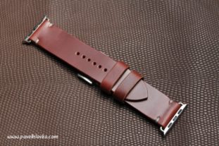 Ručně vyrobený kožený řemínek na hodinky Apple Watch z kůže Horween Chromexcel na zakázku